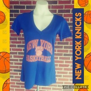 🏀🏀New York Knicks Vneck T-shirt🏀🏀